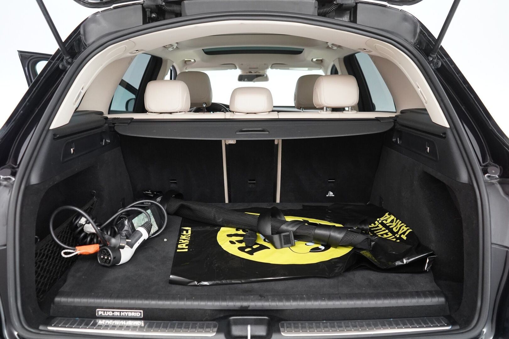 Mercedes-Benz GLC 2018 350 e 4Matic A Premium Business AMG *Panorama / Burmester / Sporttinahat / Koukku / Vakkari / Tutkat * - Suomi auto / Kahdet renkaat alumiinivantein / Viimeisin huolto 7/25