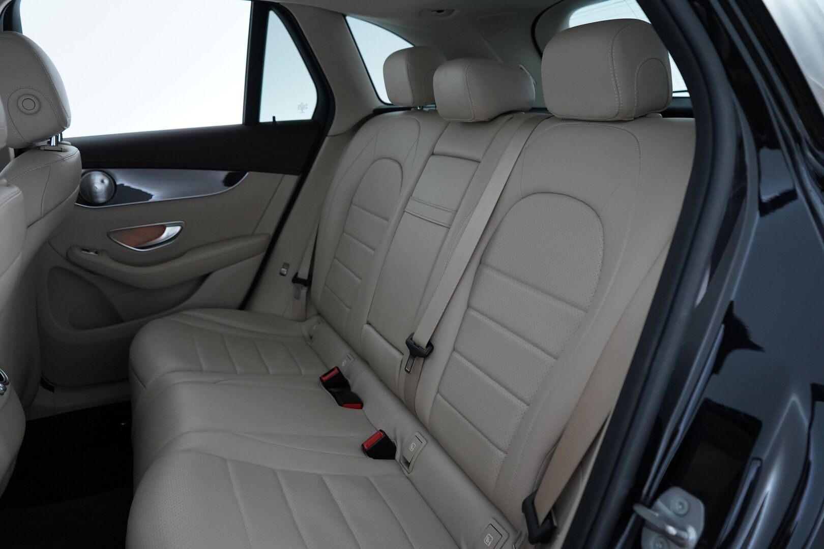 Mercedes-Benz GLC 2018 350 e 4Matic A Premium Business AMG *Panorama / Burmester / Sporttinahat / Koukku / Vakkari / Tutkat * - Suomi auto / Kahdet renkaat alumiinivantein / Viimeisin huolto 7/25