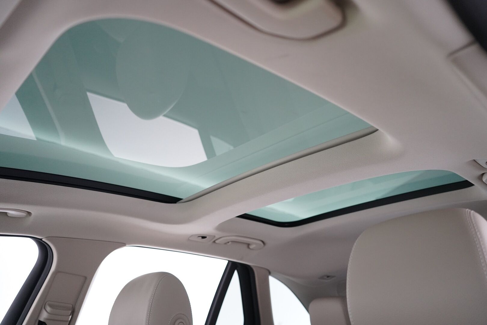 Mercedes-Benz GLC 2018 350 e 4Matic A Premium Business AMG *Panorama / Burmester / Sporttinahat / Koukku / Vakkari / Tutkat * - Suomi auto / Kahdet renkaat alumiinivantein / Viimeisin huolto 7/25