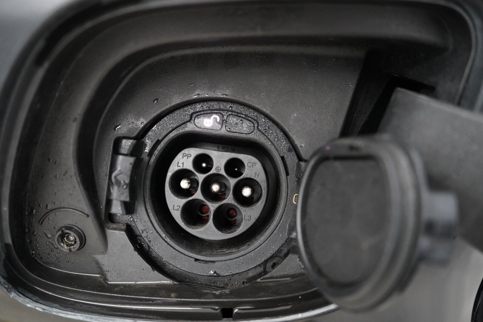 Mercedes-Benz GLC 2018 350 e 4Matic A Premium Business AMG *Panorama / Burmester / Sporttinahat / Koukku / Vakkari / Tutkat * - Suomi auto / Kahdet renkaat alumiinivantein / Viimeisin huolto 7/25