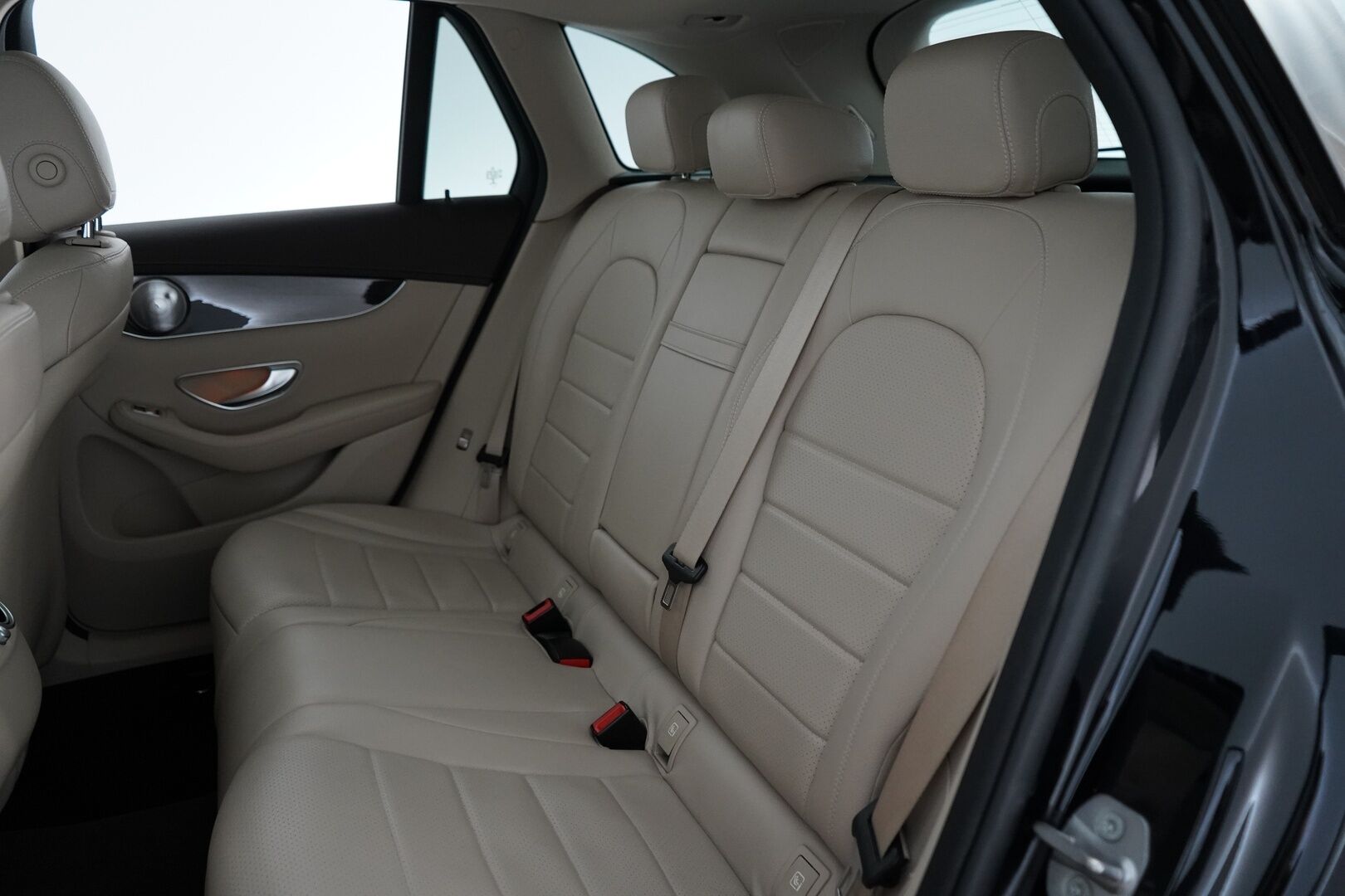 Mercedes-Benz GLC 2018 350 e 4Matic A Premium Business AMG *Panorama / Burmester / Sporttinahat / Koukku / Vakkari / Tutkat * - Suomi auto / Kahdet renkaat alumiinivantein / Viimeisin huolto 7/25