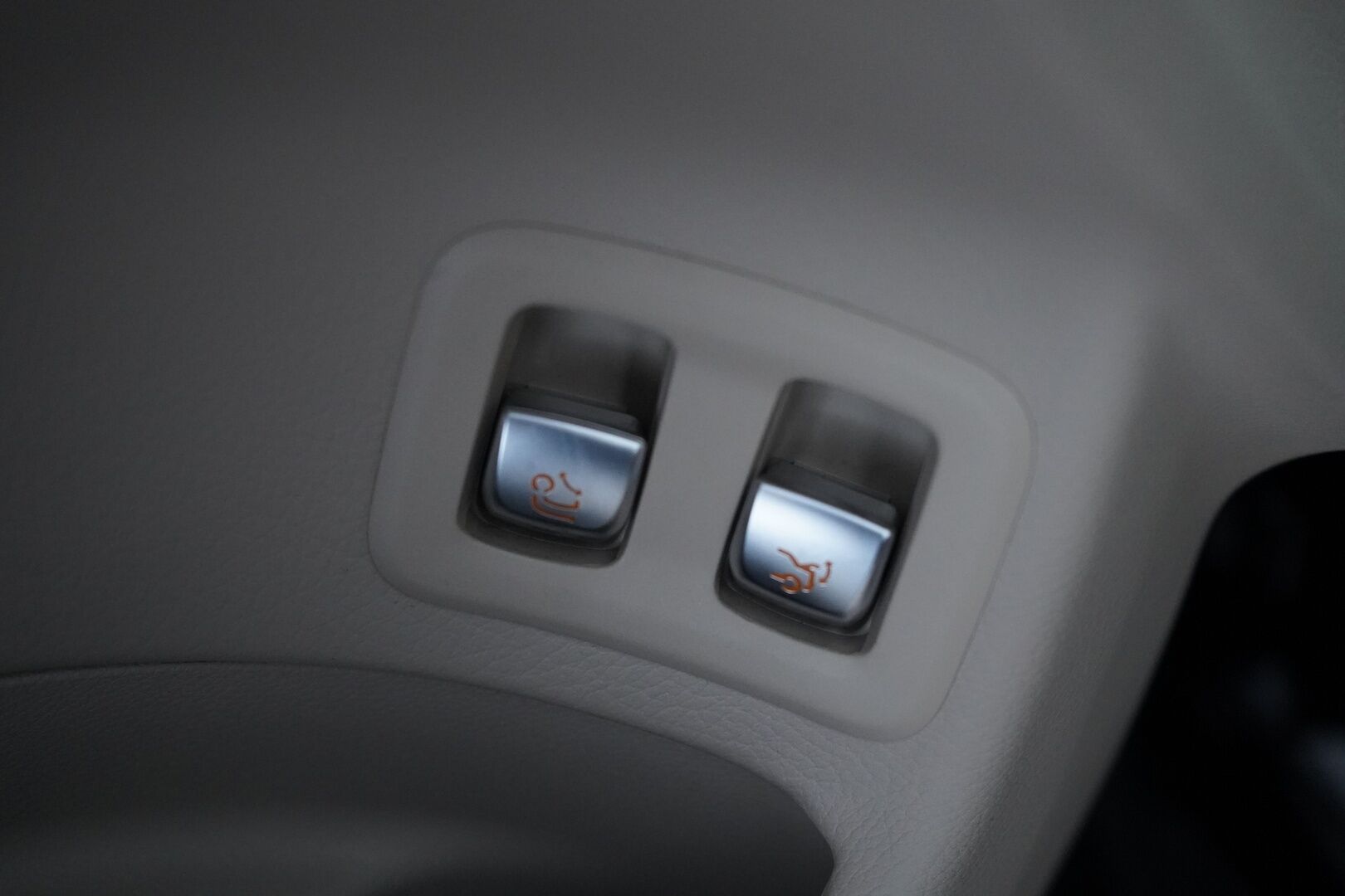 Mercedes-Benz GLC 2018 350 e 4Matic A Premium Business AMG *Panorama / Burmester / Sporttinahat / Koukku / Vakkari / Tutkat * - Suomi auto / Kahdet renkaat alumiinivantein / Viimeisin huolto 7/25