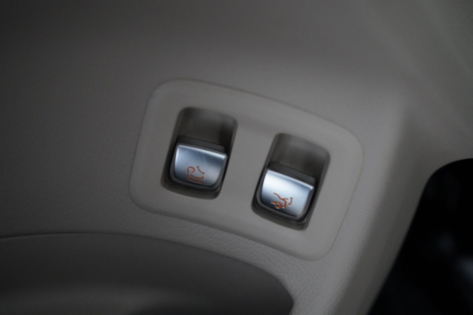 Mercedes-Benz GLC 2018 350 e 4Matic A Premium Business AMG *Panorama / Burmester / Sporttinahat / Koukku / Vakkari / Tutkat * - Suomi auto / Kahdet renkaat alumiinivantein / Viimeisin huolto 7/25