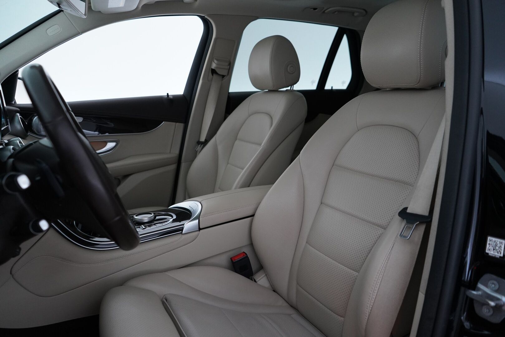 Mercedes-Benz GLC 2018 350 e 4Matic A Premium Business AMG *Panorama / Burmester / Sporttinahat / Koukku / Vakkari / Tutkat * - Suomi auto / Kahdet renkaat alumiinivantein / Viimeisin huolto 7/25