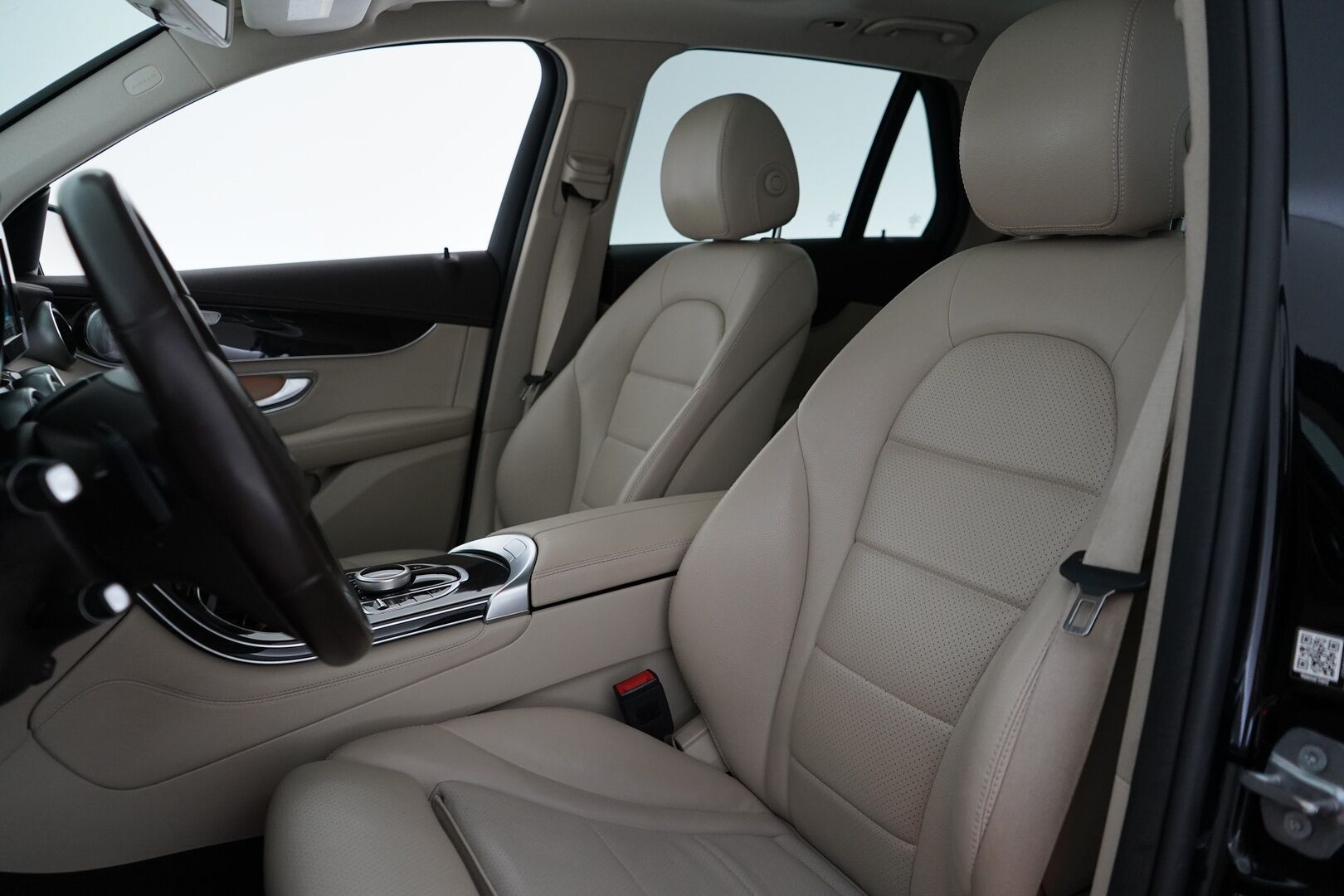 Mercedes-Benz GLC 2018 350 e 4Matic A Premium Business AMG *Panorama / Burmester / Sporttinahat / Koukku / Vakkari / Tutkat * - Suomi auto / Kahdet renkaat alumiinivantein / Viimeisin huolto 7/25