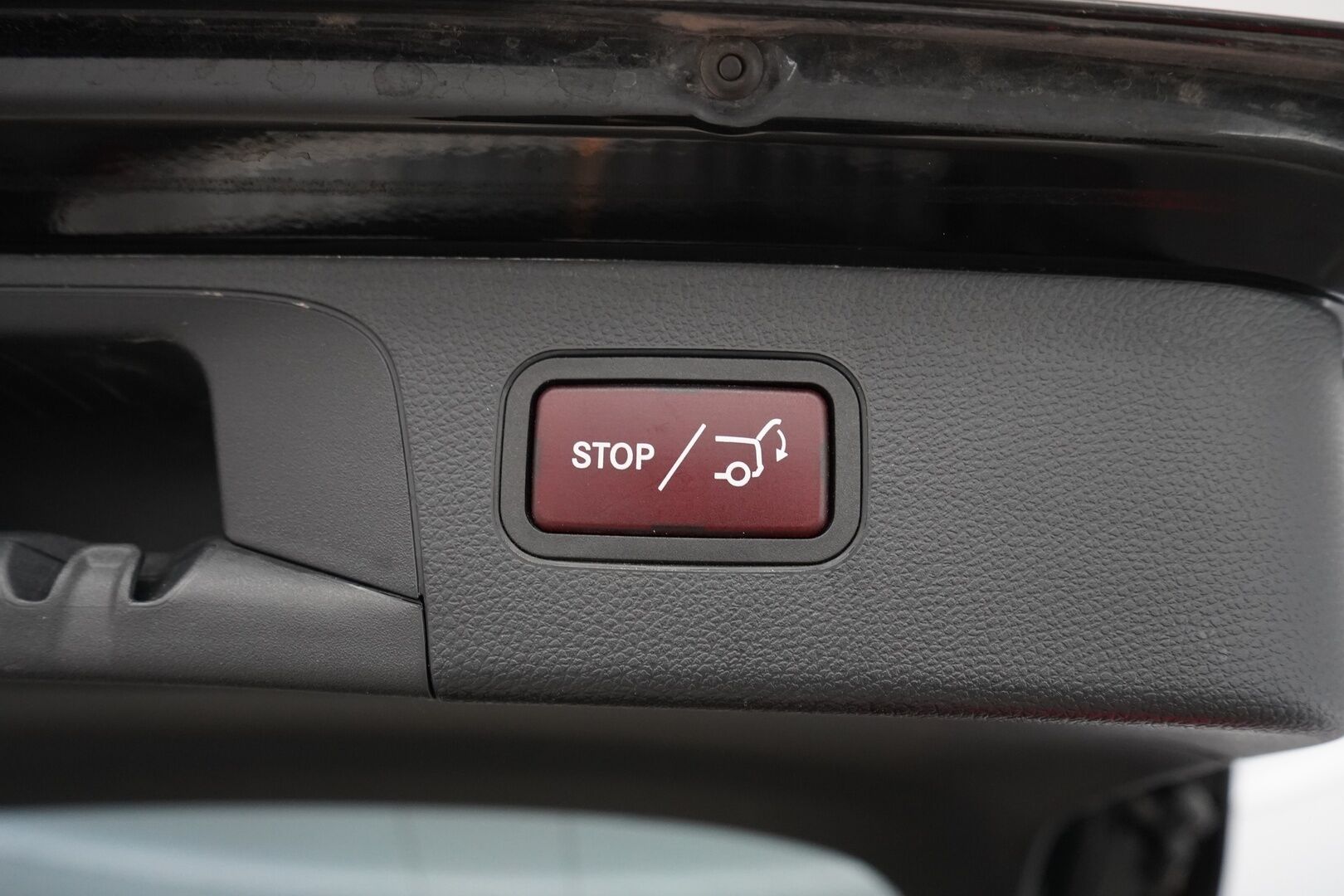 Mercedes-Benz GLC 2018 350 e 4Matic A Premium Business AMG * Panoraama / Burmester / Sporttinahat / Koukku / Tutkat * - Suomi auto / Kahdet renkaat alumiinivantein / Huollettu 7.2025