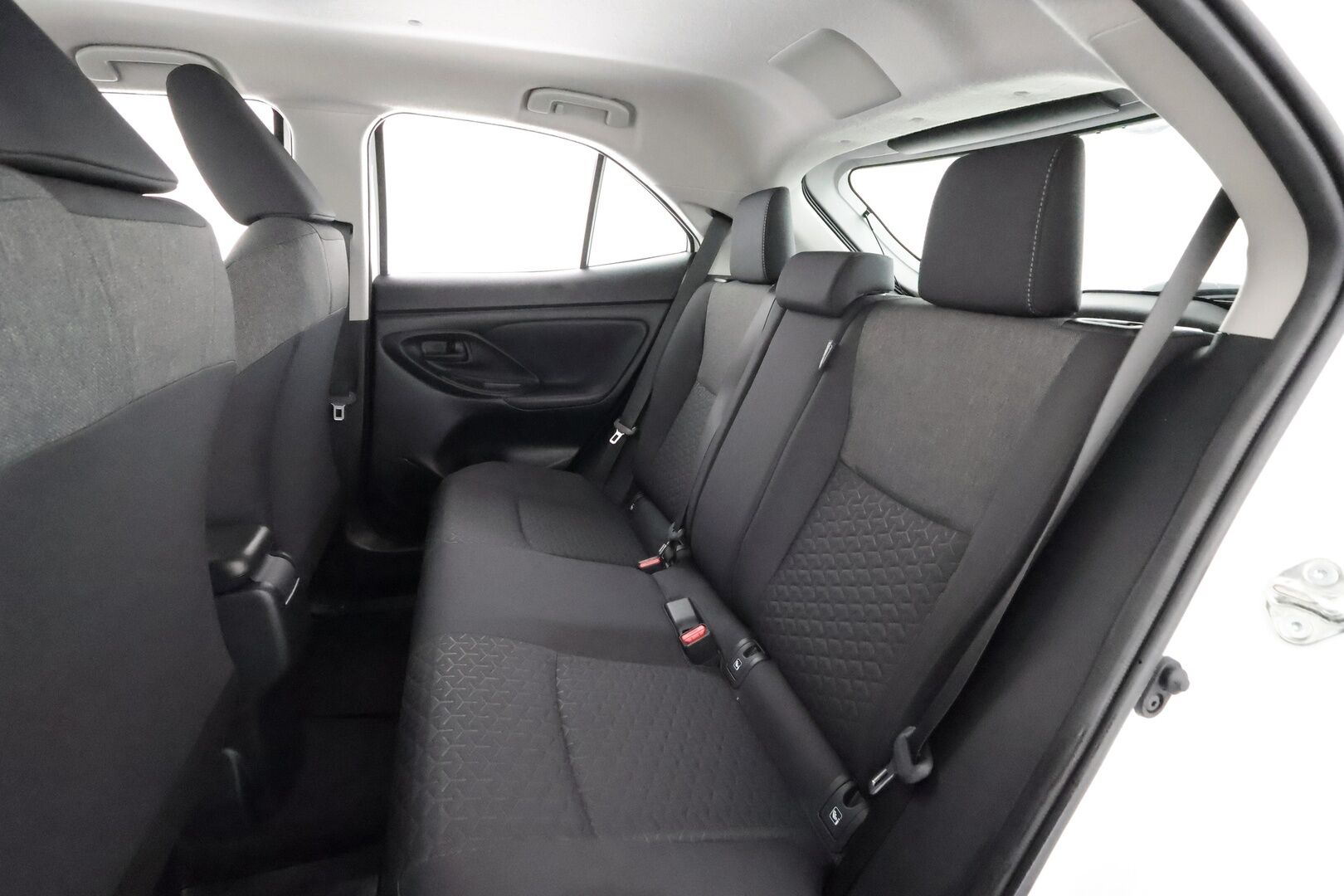 Toyota Yaris Cross 2023 1,5 Hybrid Active - | ACC | Lohko | Koukku | LED | P.kamera | Ratinlämmitys | Apple&Android | 1.Om Suomi-auto | Kahdet Renkaat | Merkkihuollettu |