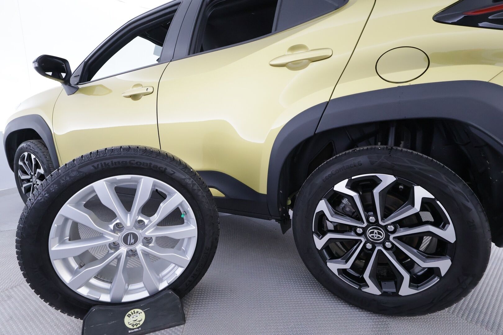 Toyota Yaris Cross 2023 1,5 Hybrid Intense - | ACC | LTA | BSM | P.kamera ja tutkat | LED | Keyless | Sähk. takaluukku | Navi | Lämm. ratti | 2x renkaat aluin | 1-om suomiauto | 