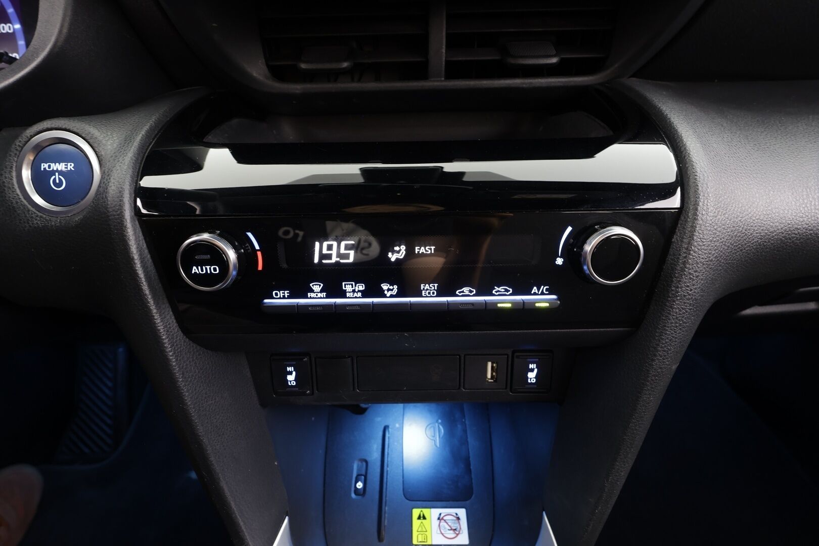 Toyota Yaris Cross 2023 1,5 Hybrid Intense - | ACC | LTA | BSM | P.kamera ja tutkat | LED | Keyless | Sähk. takaluukku | Navi | Lämm. ratti | 2x renkaat aluin | 1-om suomiauto | 
