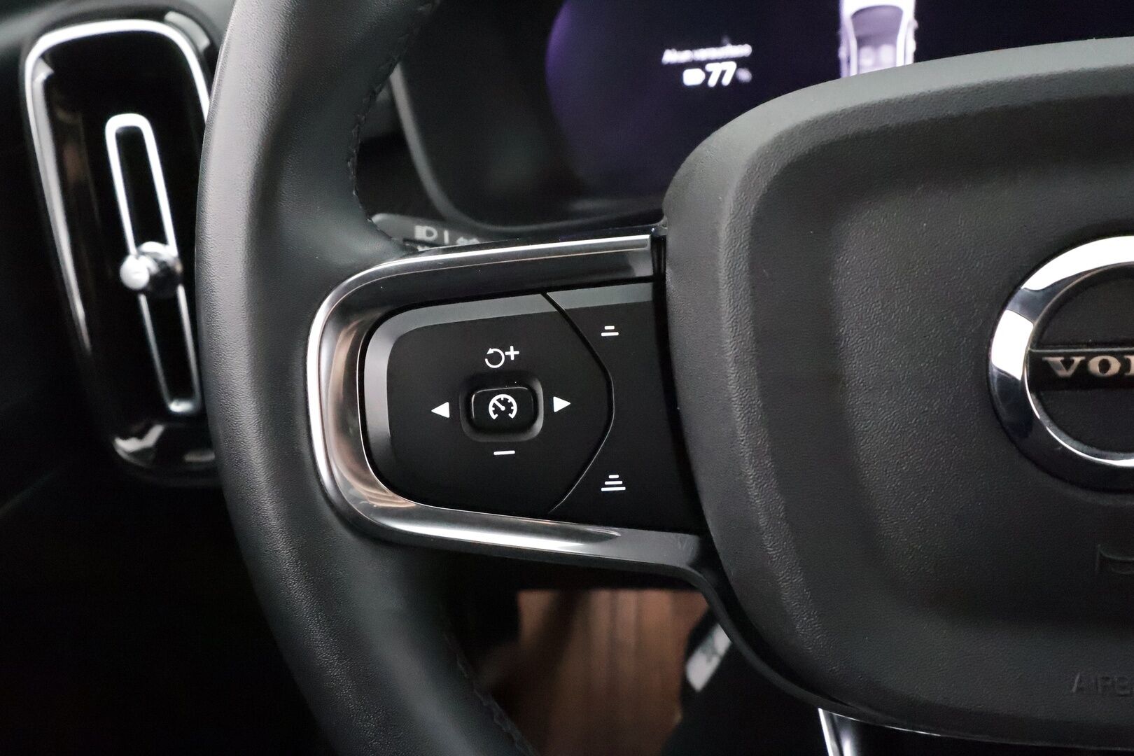 Volvo C40 2023 Recharge Twin Plus aut - 1OM Suomiauto | ILP | Koukku | Adapt.Vakkari | Lasikatto | KeylessGo | Peruutuskamera | High Perf Audio | Muistipenkki | Huippuvarusteet |2x Renkaat Aluvantein!