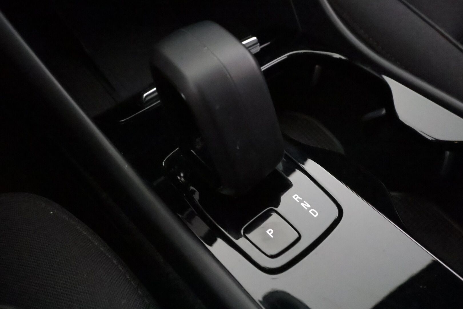 Volvo C40 2023 Recharge Twin Plus aut - 1OM Suomiauto | ILP | Koukku | Adapt.Vakkari | Lasikatto | KeylessGo | Peruutuskamera | High Perf Audio | Muistipenkki | Huippuvarusteet |2x Renkaat Aluvantein!