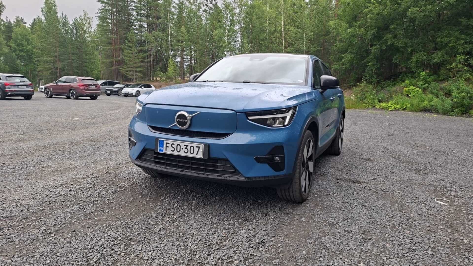Volvo C40 2023 Recharge Twin Plus aut - | ACC | ILP | Koukku | Lasikatto | High Performance audio | Muistipenkki | LED | Sporttipenkit | P.Kamera | Keyless | Apple&Android | 1.Om Suomi-auto | Kahdet Renkaat |
