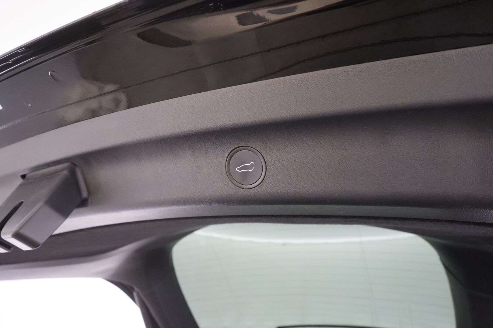 Tesla Model Y 2022 Long Range - | ACC | ILP | Koukku | Ryzen | Matrix | Lasikatto | Premium Audio | Nahat | Muistipenkki | P.kamera | 1-om suomiauto | 2x renkaat aluin |
