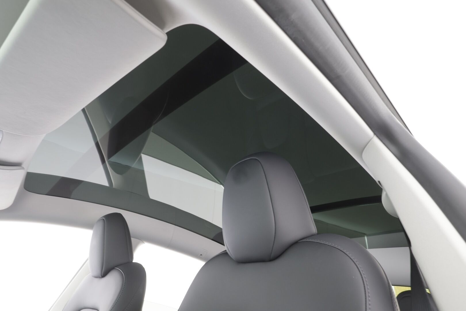 Tesla Model Y 2022 Long Range - | ACC | ILP | Koukku | Ryzen | Matrix | Lasikatto | Premium Audio | Nahat | Muistipenkki | P.kamera | 1-om suomiauto | 2x renkaat aluin |