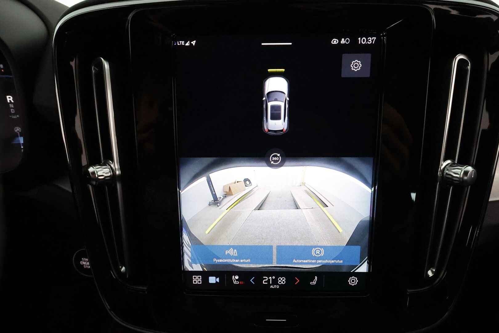 Volvo XC40 2023 B3 MHEV Business Plus Bright Aut **Webasto / ACC / LED / H&K / 360° / Sportpenkki Muistilla / Google Maps / Keyless** - 1-om Suomi-auto / Kahdet Renkaat / Merkkihuollettu!