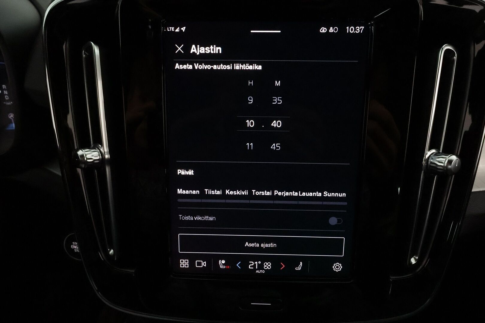 Volvo XC40 2023 B3 MHEV Business Plus Bright Aut **Webasto / ACC / LED / H&K / 360° / Sportpenkki Muistilla / Google Maps / Keyless** - 1-om Suomi-auto / Kahdet Renkaat / Merkkihuollettu!