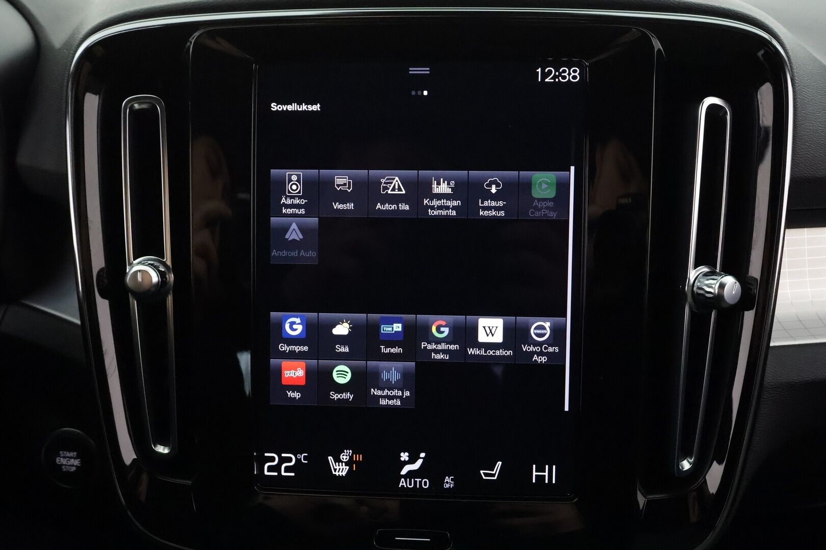 Volvo XC40 2023 T4 TwE Plus Bright aut * ACC / H&K / P.kamera / Muistipenkki / Koukku / KeylessGo / BLIS / Sähköluukku * - 1.Om Suomi-auto / Akku kuntotarkastettu / Kahdet renkaat aluvanteilla / Merkkihuollettu / Huippusiisti