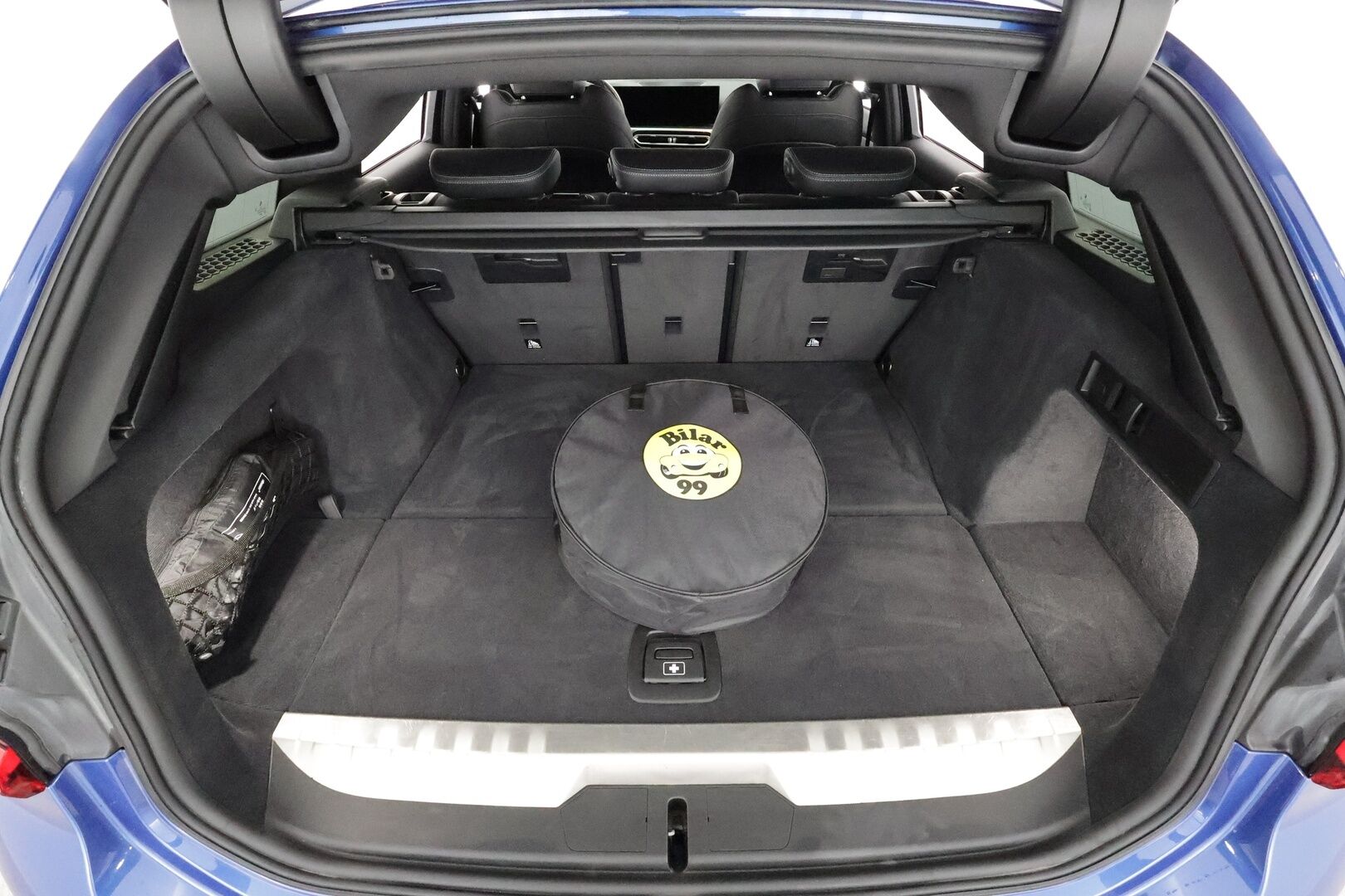 BMW 330 2023 G21 Touring 330e xDrive A M Sport * ACC / 360° / H&K / Muistipenkki / Comfort Access / Navi / Facelift * - 1.Om Suomi-auto / Akku kuntotarkastettu / Kahdet renkaat aluvanteilla 