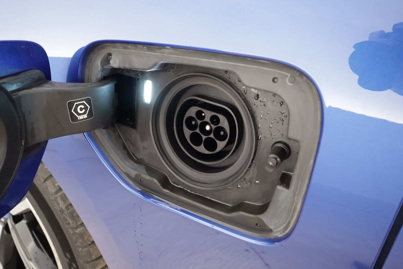 BMW 330 2023 G21 Touring 330e xDrive A M Sport * ACC / 360° / H&K / Muistipenkki / Comfort Access / Navi / Facelift * - 1.Om Suomi-auto / Akku kuntotarkastettu / Kahdet renkaat aluvanteilla 