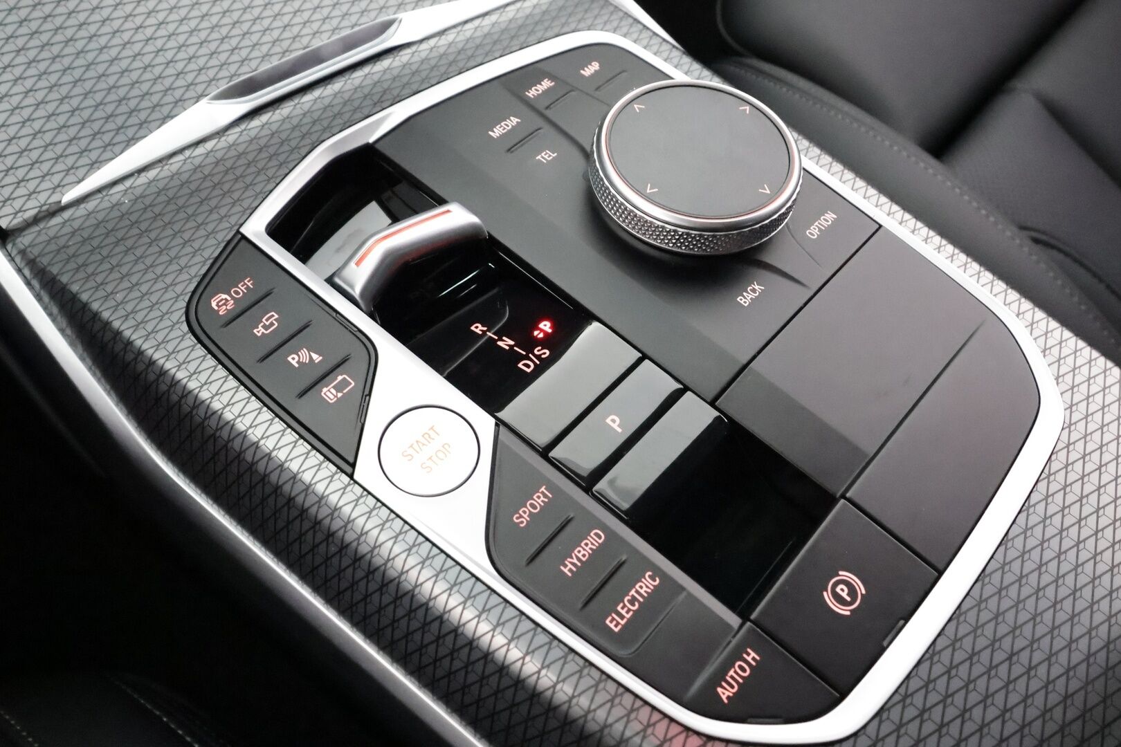 BMW 330 2023 G21 Touring 330e xDrive A M Sport * ACC / 360° / H&K / Muistipenkki / Comfort Access / Navi / Facelift * - 1.Om Suomi-auto / Akku kuntotarkastettu / Kahdet renkaat aluvanteilla 