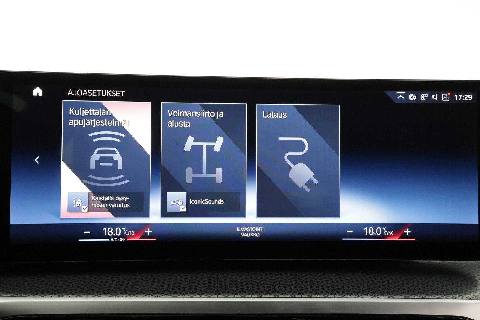 BMW 330 2023 G21 Touring 330e xDrive A M Sport * ACC / 360° / H&K / Muistipenkki / Comfort Access / Navi / Facelift * - 1.Om Suomi-auto / Akku kuntotarkastettu / Kahdet renkaat aluvanteilla 