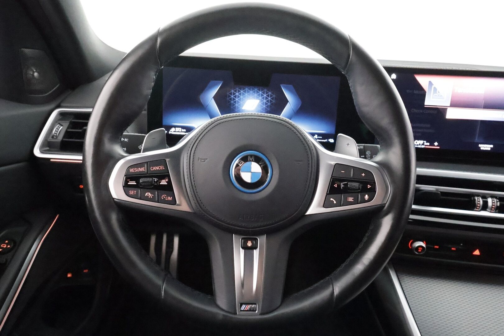 BMW 330 2023 G21 Touring 330e xDrive A M Sport * ACC / 360° / H&K / Muistipenkki / Widescreen / Comfort Access / Navi / Facelift * - 1.Om Suomi-auto / Akku kuntotarkastettu / Kahdet renkaat aluvanteilla - HULLUT AVAJAISHULINAT KORKOTARJOUS 3,29 %