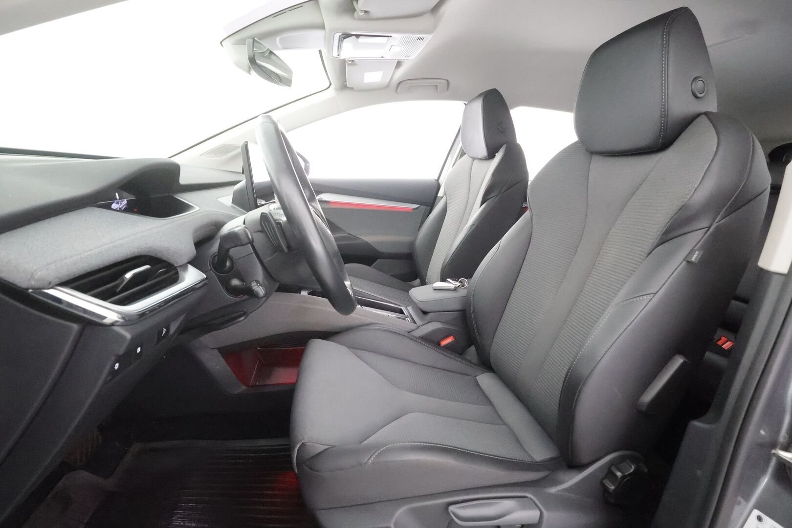 Skoda Enyaq 2022 80 iV - | ACC | ILP | Koukku | Puolinahat | Keyless | P.kamera | Side Assist | Lane Assist | Sähk. takaluukku | Lämm. ratti | LED | Ambient Light | 