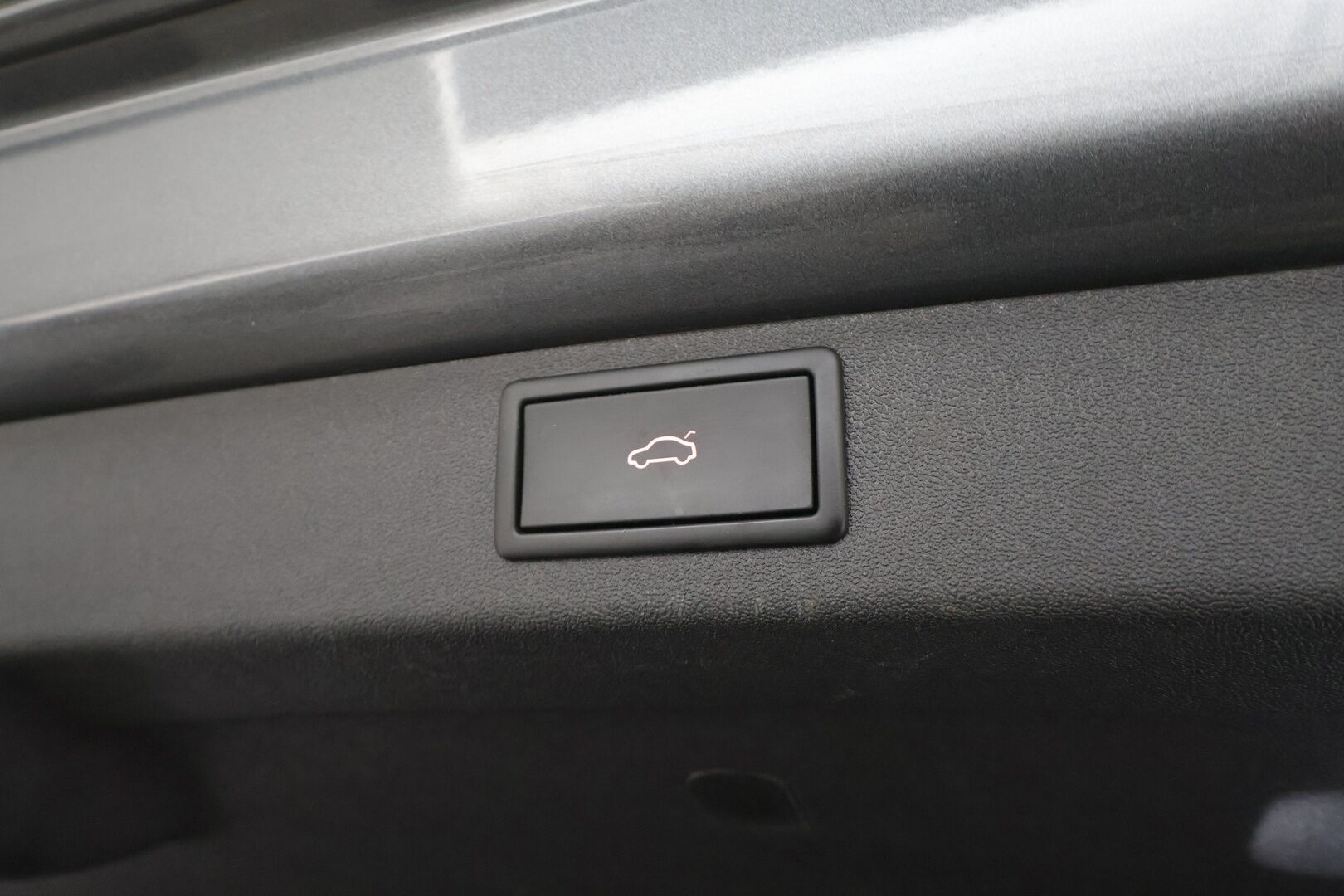 Skoda Enyaq 2022 80 iV - | ACC | ILP | Koukku | Puolinahat | Keyless | P.kamera | Side Assist | Lane Assist | Sähk. takaluukku | Lämm. ratti | LED | Ambient Light | 