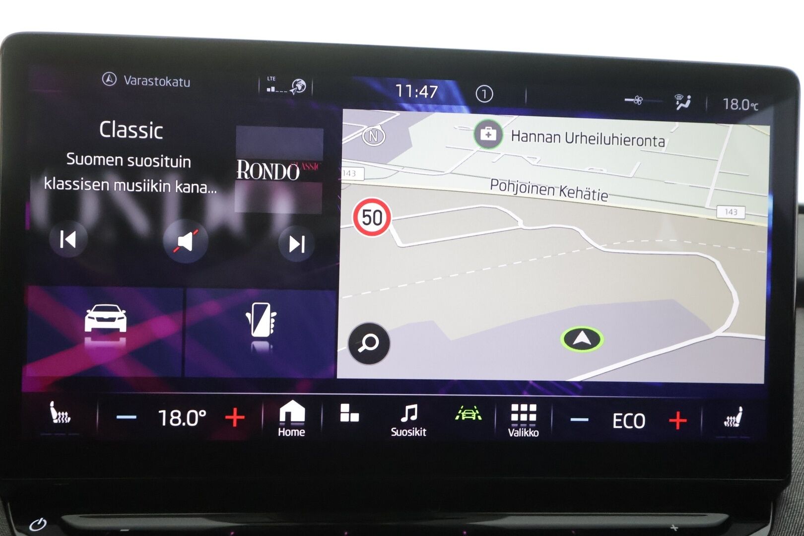 Skoda Enyaq 2022 80 iV - | ACC | ILP | Koukku | Puolinahat | Keyless | P.kamera | Side Assist | Lane Assist | Sähk. takaluukku | Lämm. ratti | LED | Ambient Light | 
