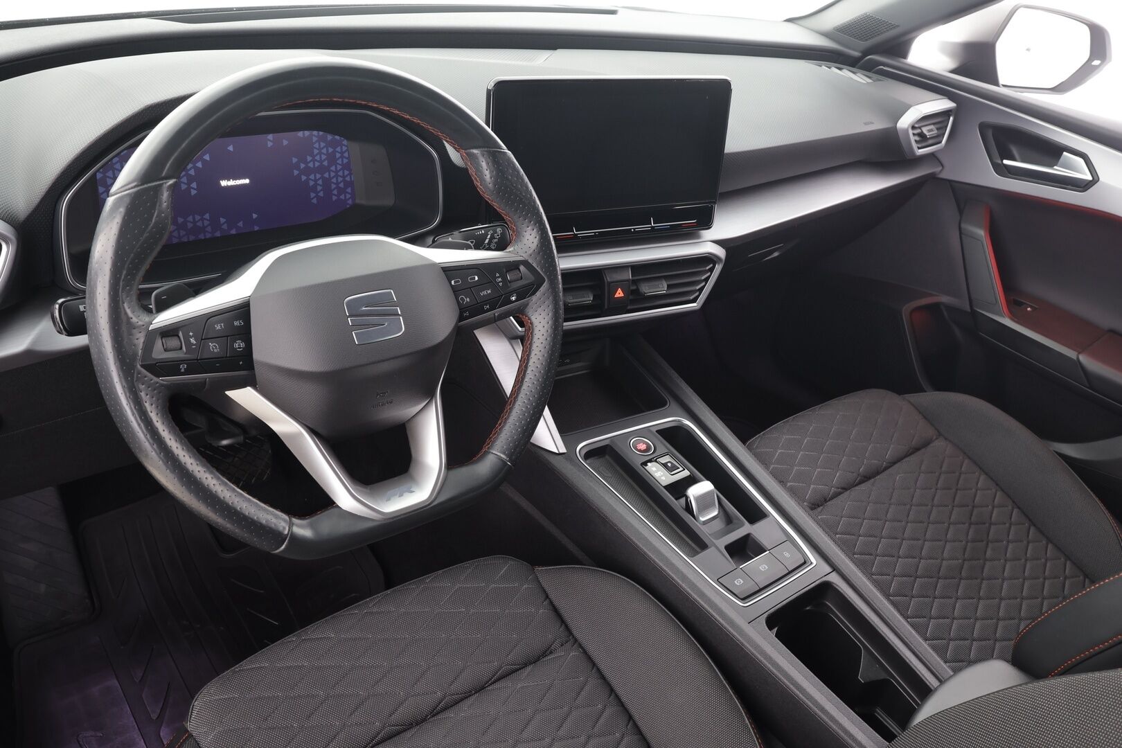 Seat Leon 2023 1,5 eTSI 150 Hybrid FR DSG * Webasto / ACC / LED / P.tutkat / Digimittaristo / Kaistavahti / Navi / Keyless * - 1-om Suomi-auto / Kahdet renkaat aluvanteilla / Merkkihuollot 