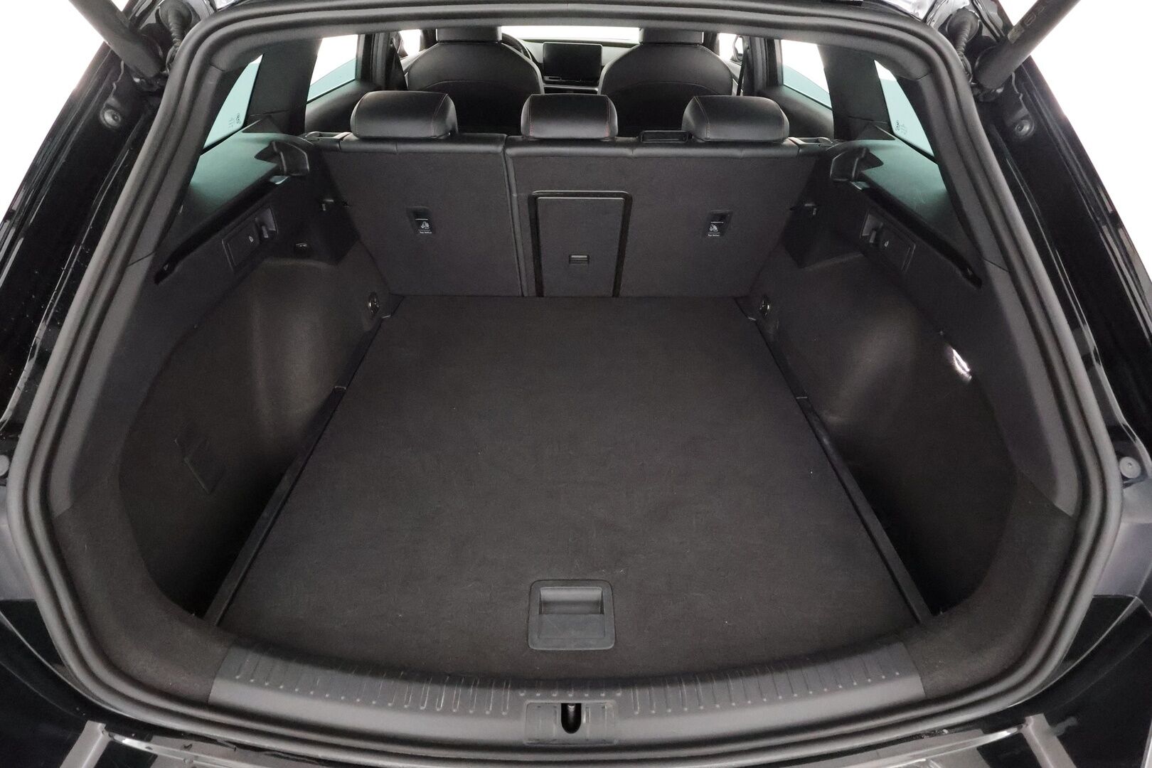 Seat Leon 2023 1,5 eTSI 150 Hybrid FR DSG * Webasto / ACC / LED / P.tutkat / Digimittaristo / Kaistavahti / Navi / Keyless * - 1-om Suomi-auto / Kahdet renkaat aluvanteilla / Merkkihuollot 