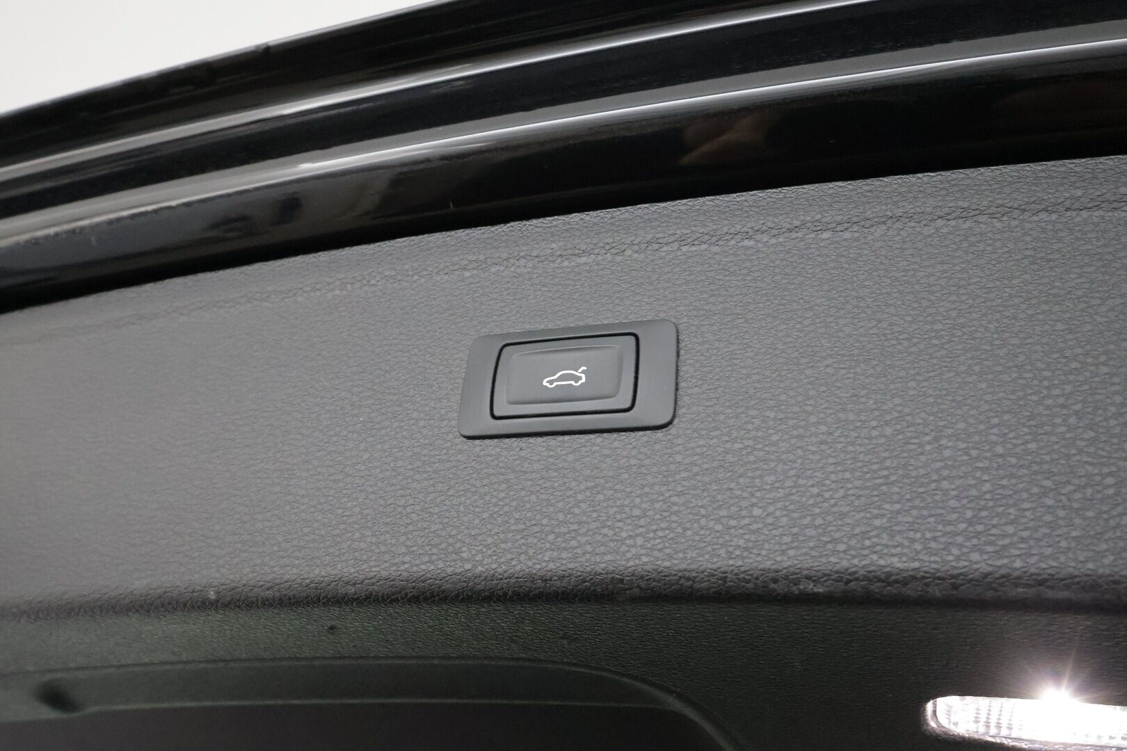 Audi Q5 2023 Progress 50 TFSI e 220 kW quattro S tronic * ACC / P.kamera / Koukku / Sporttipenkit / Sähköluukku / Digimittaristo * - 1.Om Suomi-auto / Kahdet renkaat aluvanteilla / Merkkihuollettu