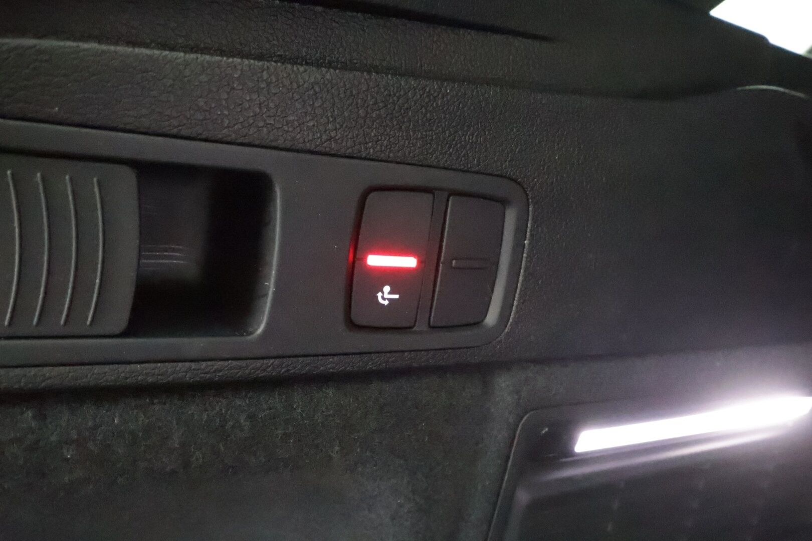 Audi Q5 2023 Progress 50 TFSI e 220 kW quattro S tronic * ACC / P.kamera / Koukku / Sporttipenkit / Sähköluukku / Digimittaristo * - 1.Om Suomi-auto / Kahdet renkaat aluvanteilla / Merkkihuollettu