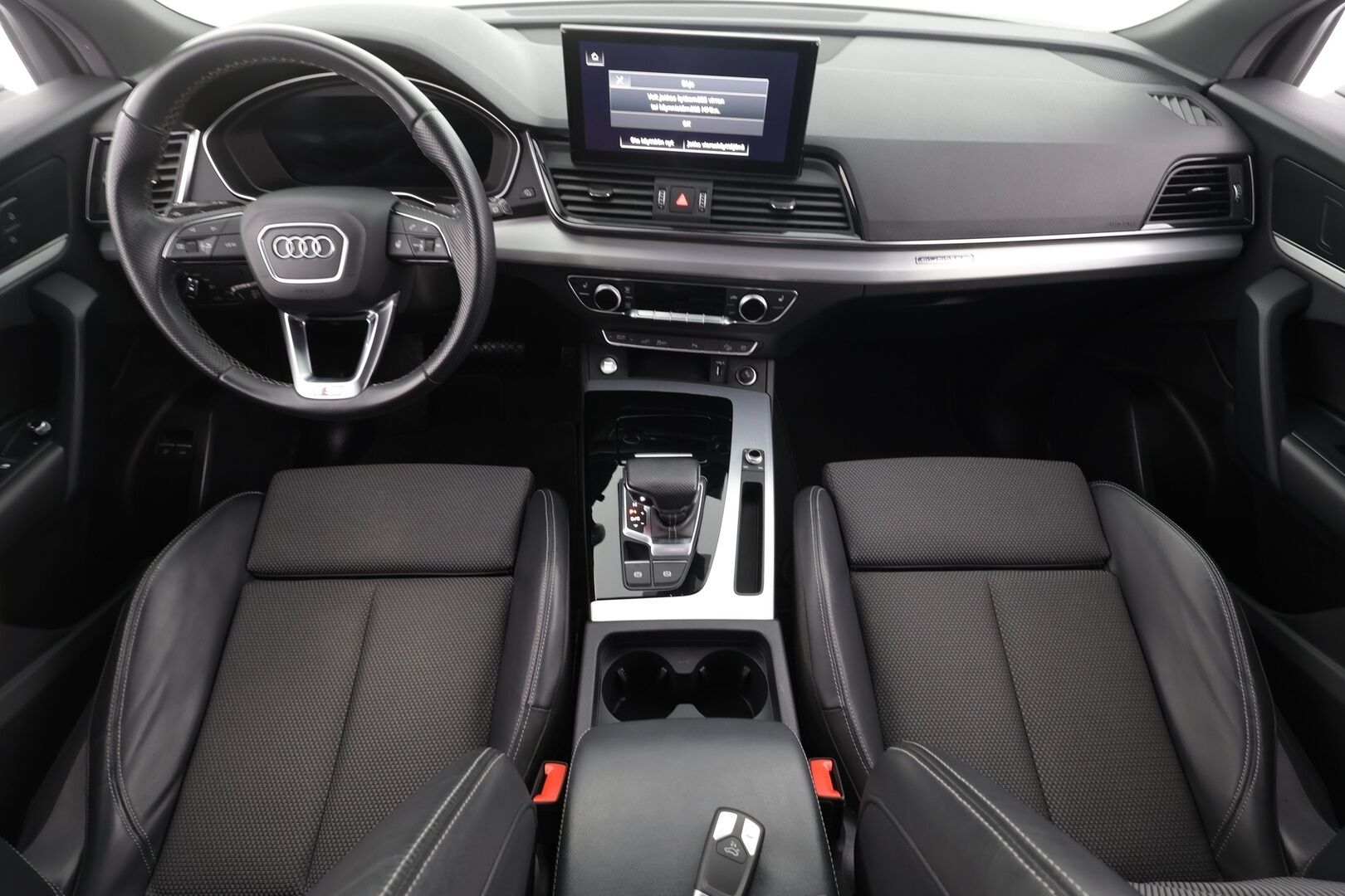 Audi Q5 2023 Progress 50 TFSI e 220 kW quattro S tronic * ACC / P.kamera / Koukku / Sporttipenkit / Sähköluukku / Digimittaristo * - 1.Om Suomi-auto / Kahdet renkaat aluvanteilla / Merkkihuollettu