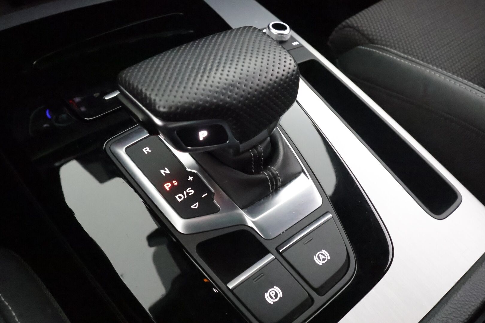 Audi Q5 2023 Progress 50 TFSI e 220 kW quattro S tronic * ACC / P.kamera / Koukku / Sporttipenkit / Sähköluukku / Digimittaristo * - 1.Om Suomi-auto / Kahdet renkaat aluvanteilla / Merkkihuollettu