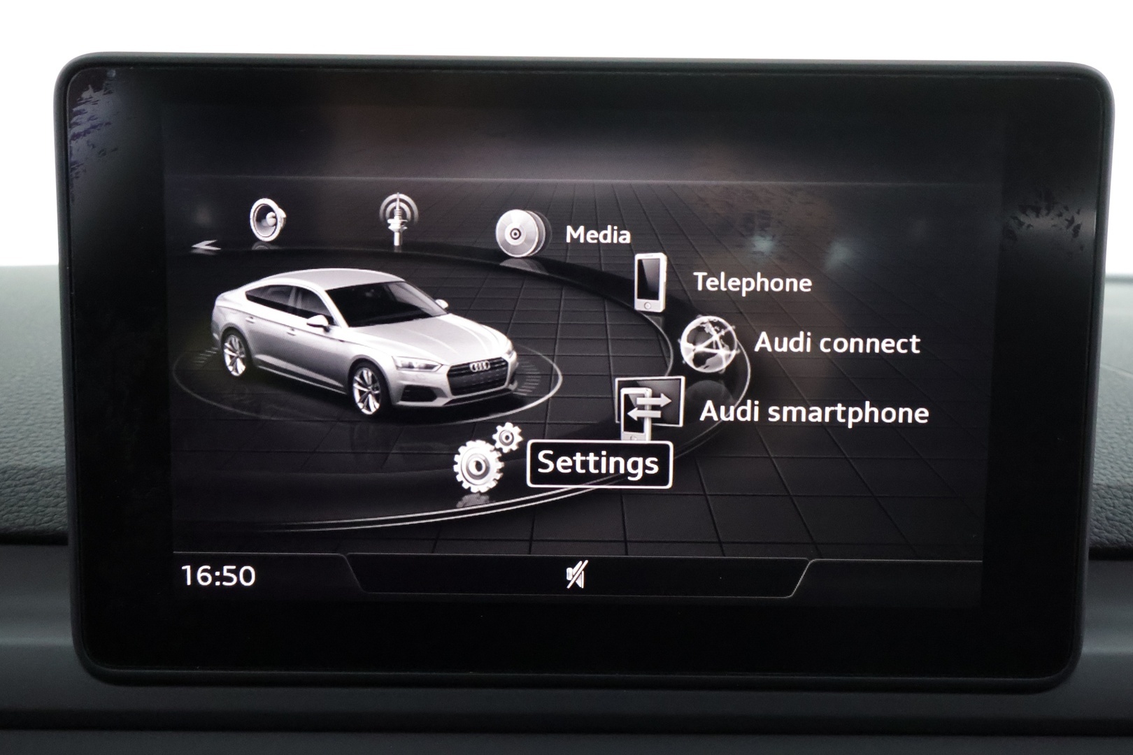 Audi A5 2017 Sportback Business Sport 2,0 TFSI 185 kW quattro S tronic * Vakkari / P.tutkat / Matrix LED / Koukku / Webasto * - Lasikattoluukku / Kahdet renkaat aluvanteilla - HULLUT JOULUT KORKOTARJOUS 2,49% 