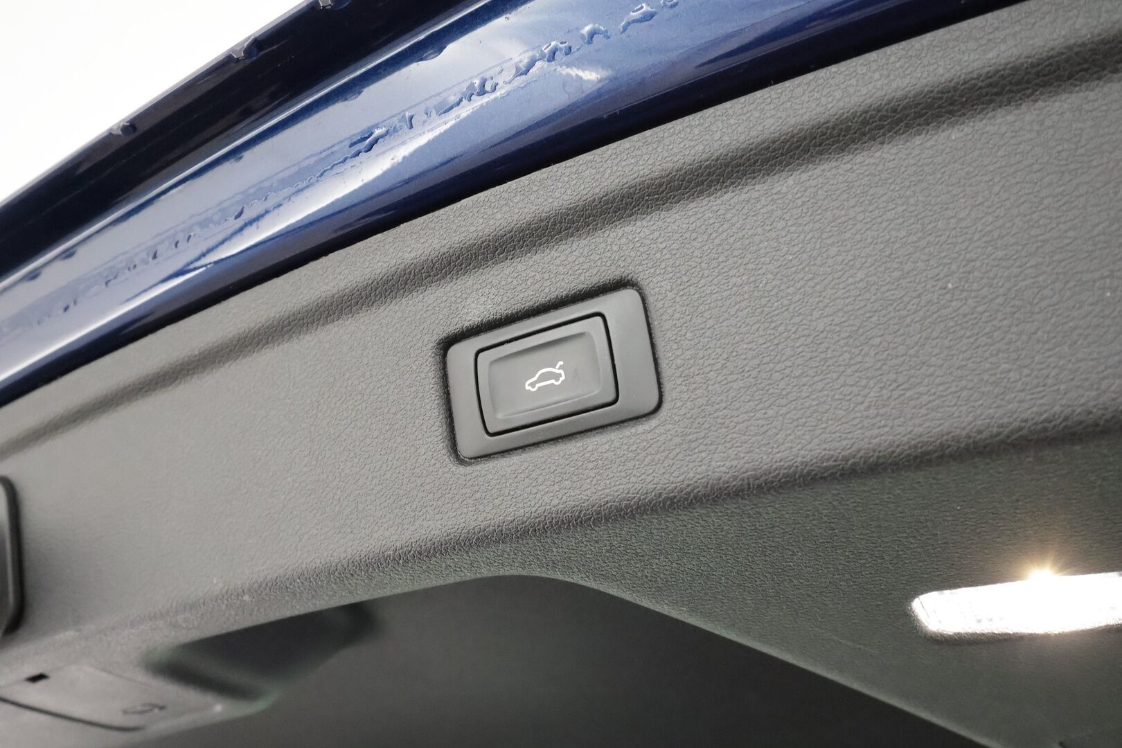 Audi A5 2017 Sportback Business Sport 2,0 TFSI 185 kW quattro S tronic * Vakkari / P.tutkat / Matrix LED / Koukku / Webasto * - Lasikattoluukku / Kahdet renkaat aluvanteilla - HULLUT JOULUT KORKOTARJOUS 2,49% 