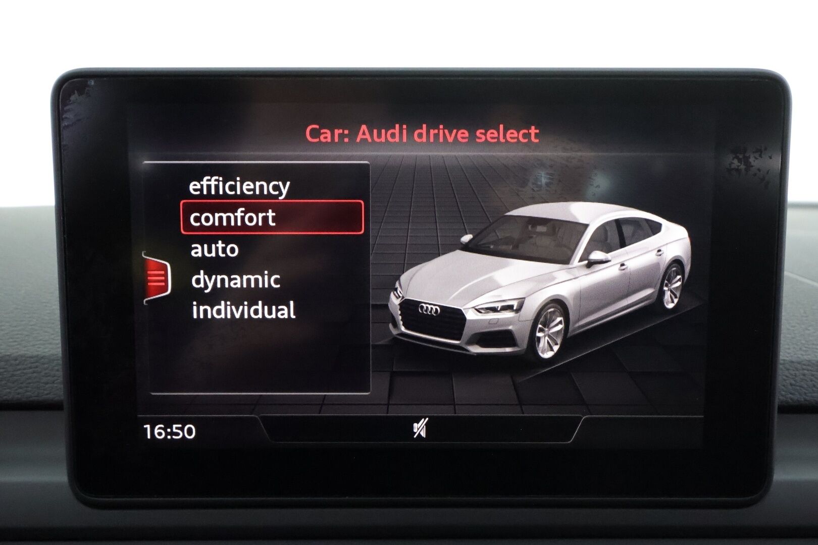 Audi A5 2017 Sportback Business Sport 2,0 TFSI 185 kW quattro S tronic * Vakkari / P.tutkat / Matrix LED / Koukku / Webasto * - Lasikattoluukku / Kahdet renkaat aluvanteilla - HULLUT JOULUT KORKOTARJOUS 2,49% 