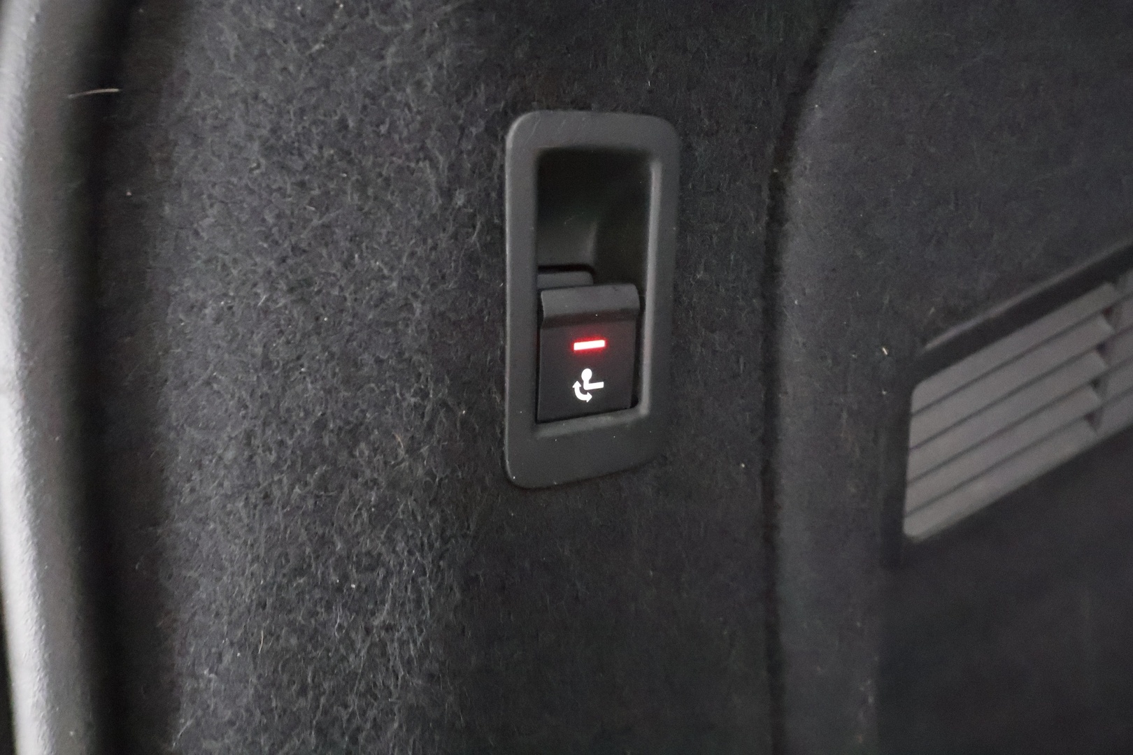 Audi A5 2017 Sportback Business Sport 2,0 TFSI 185 kW quattro S tronic * Vakkari / P.tutkat / Matrix LED / Koukku / Webasto * - Lasikattoluukku / Kahdet renkaat aluvanteilla - HULLUT JOULUT KORKOTARJOUS 2,49% 