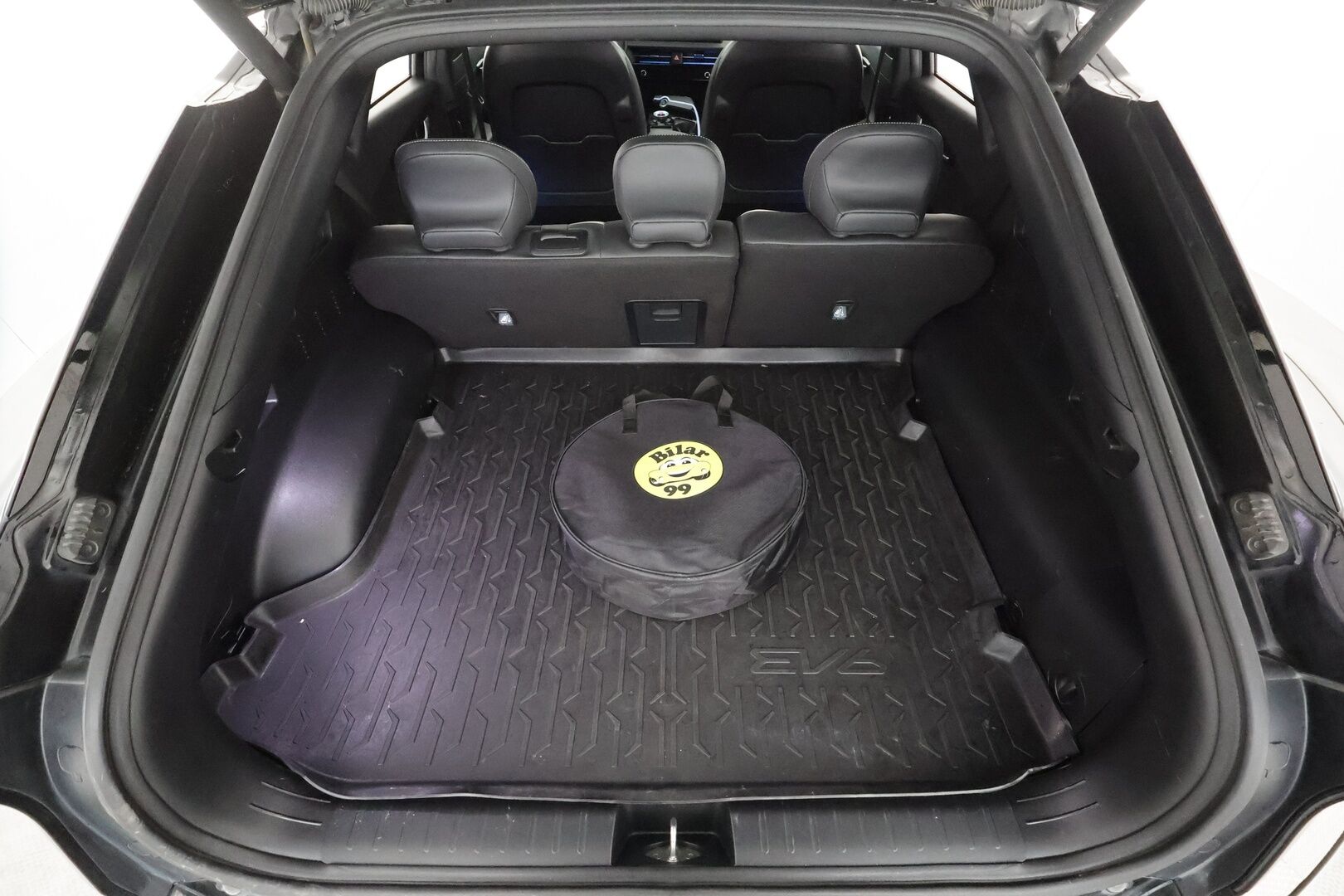 KIA EV6 2023 GT-Line AWD 77 kWh 325 hv - | ACC | ILP | Koukku | Adapt.LED | 360° | Muistipenkki | Meridian | Ilmastoidut penkit | Navi | HUD | Keyless | Kahdet renkaat aluvanteilla | Merkkihuollettu |