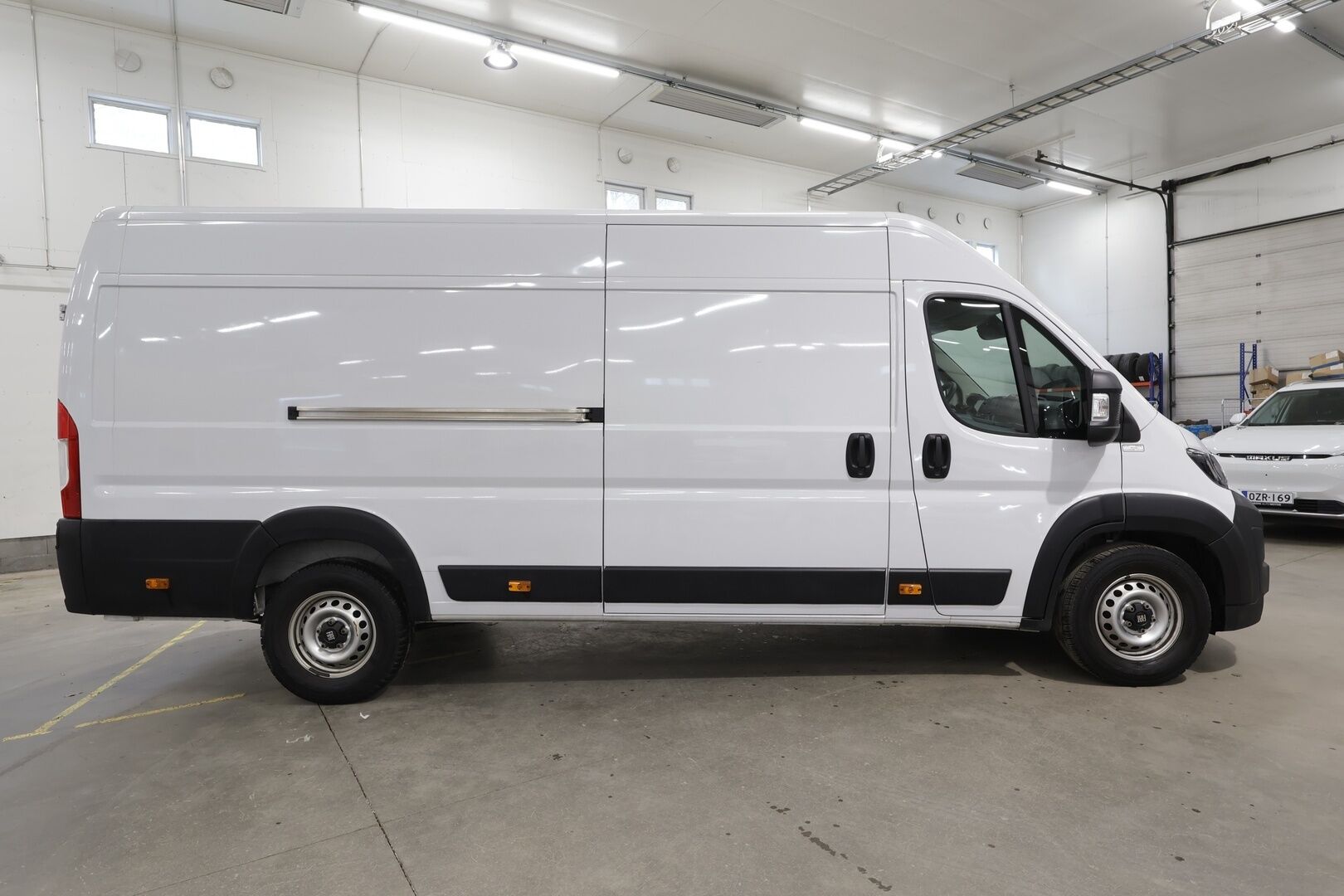 FIAT DUCATO 2024 L4H2 180hv - ALV | Facelift | Vakkari | LED | P.Kamera | Kaistavahti | Bluetooth