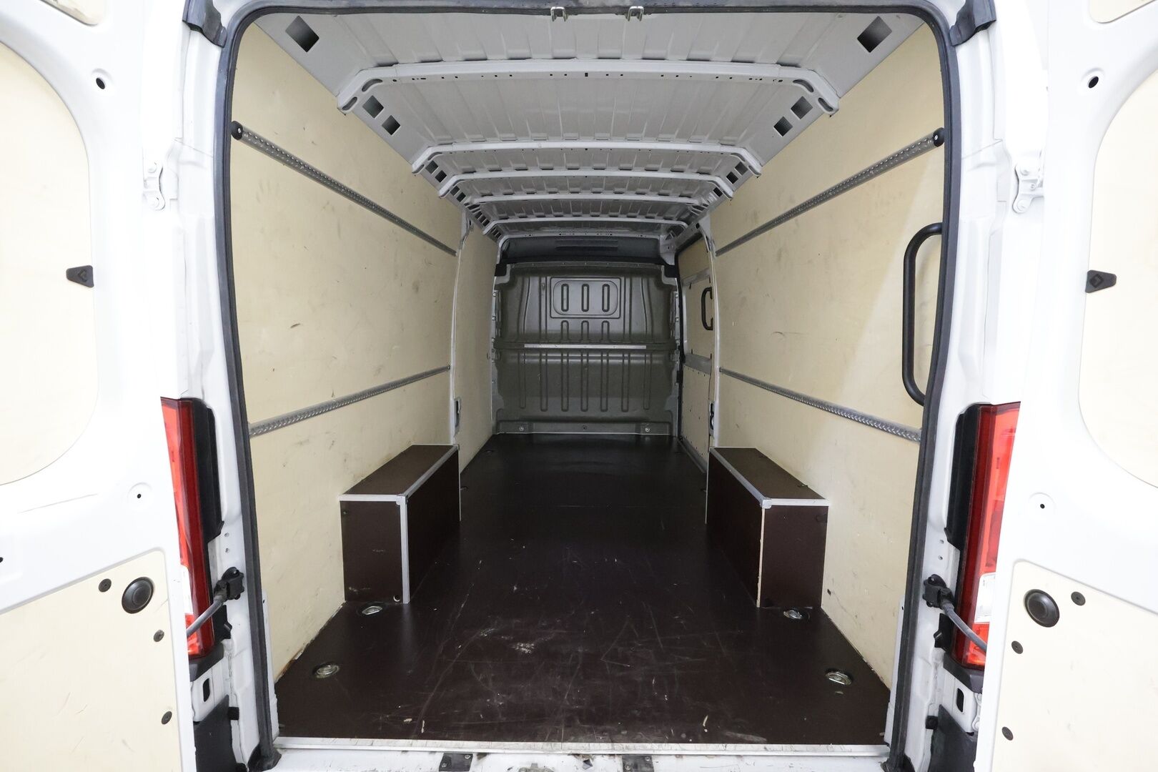 FIAT DUCATO 2024 L4H2 180hv - ALV | Facelift | Vakkari | LED | P.Kamera | Kaistavahti | Bluetooth