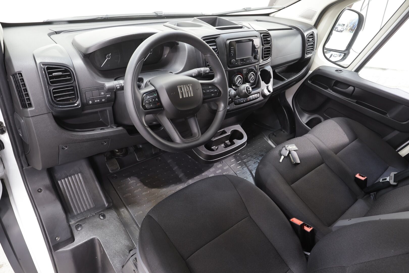 FIAT DUCATO 2024 L4H2 180hv - ALV | Facelift | Vakkari | LED | P.Kamera | Kaistavahti | Bluetooth