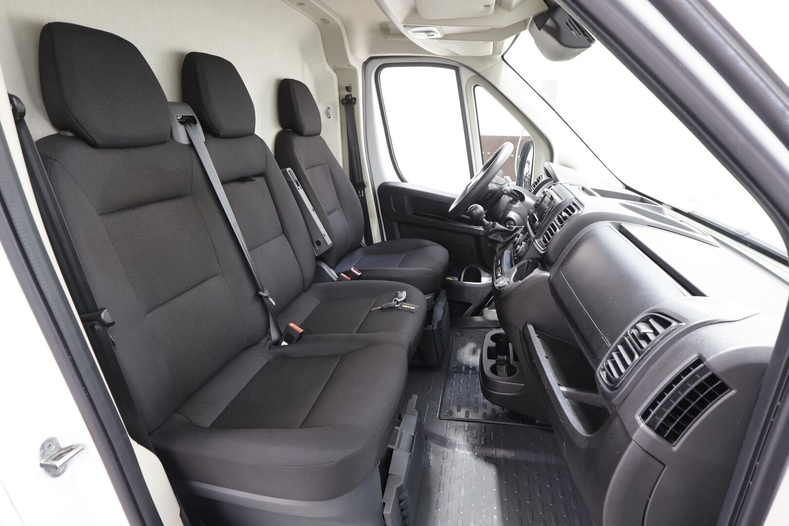 FIAT DUCATO 2024 L4H2 180hv - ALV | Facelift | Vakkari | LED | P.Kamera | Kaistavahti | Bluetooth