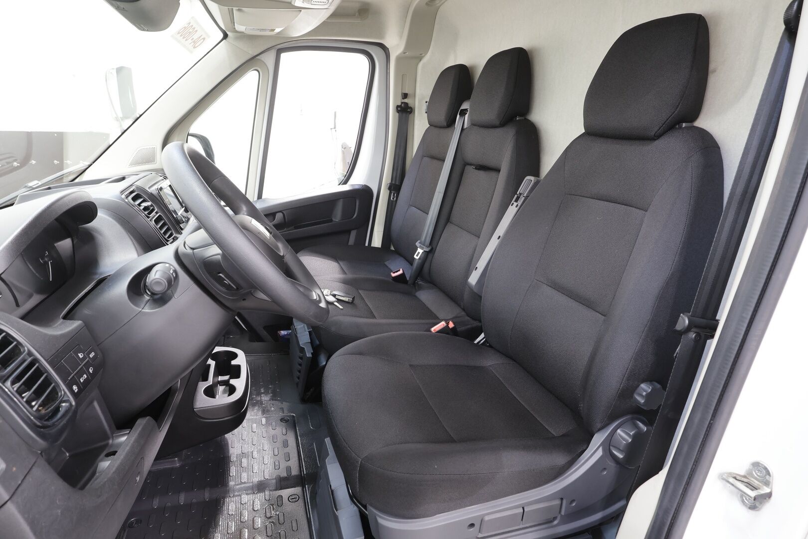 FIAT DUCATO 2024 L4H2 180hv - ALV | Facelift | Vakkari | LED | P.Kamera | Kaistavahti | Bluetooth