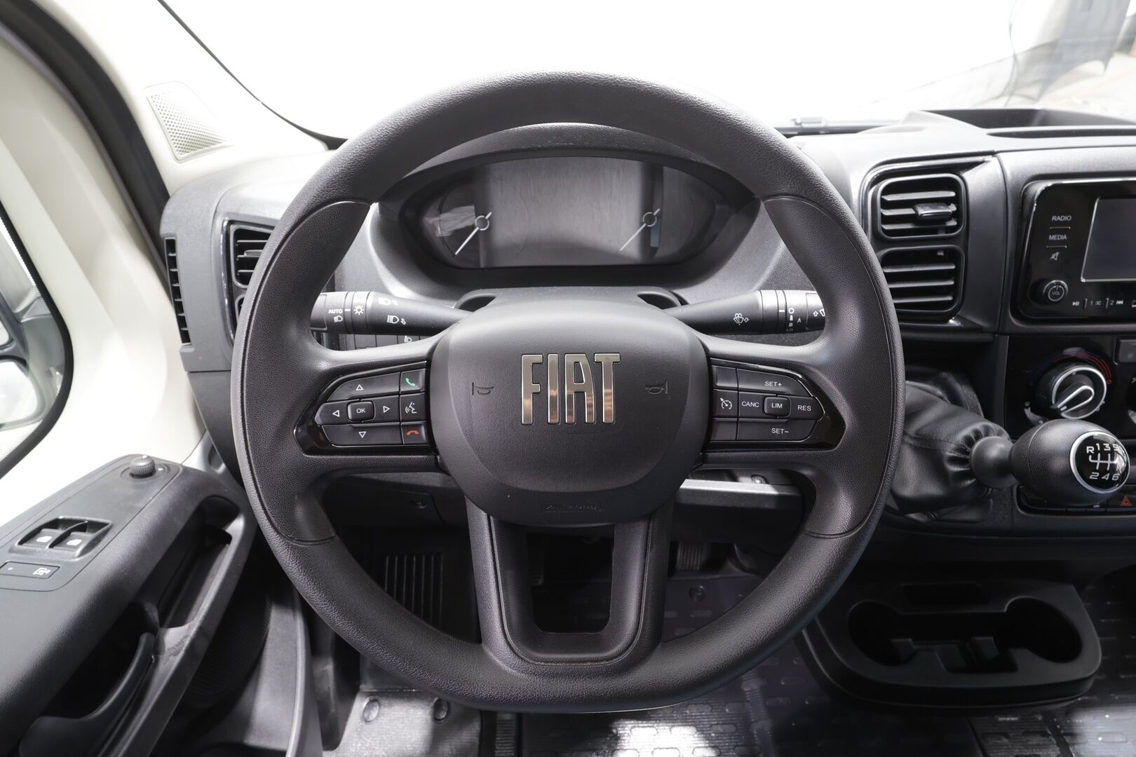 FIAT DUCATO 2024 L4H2 180hv - ALV | Facelift | Vakkari | LED | P.Kamera | Kaistavahti | Bluetooth