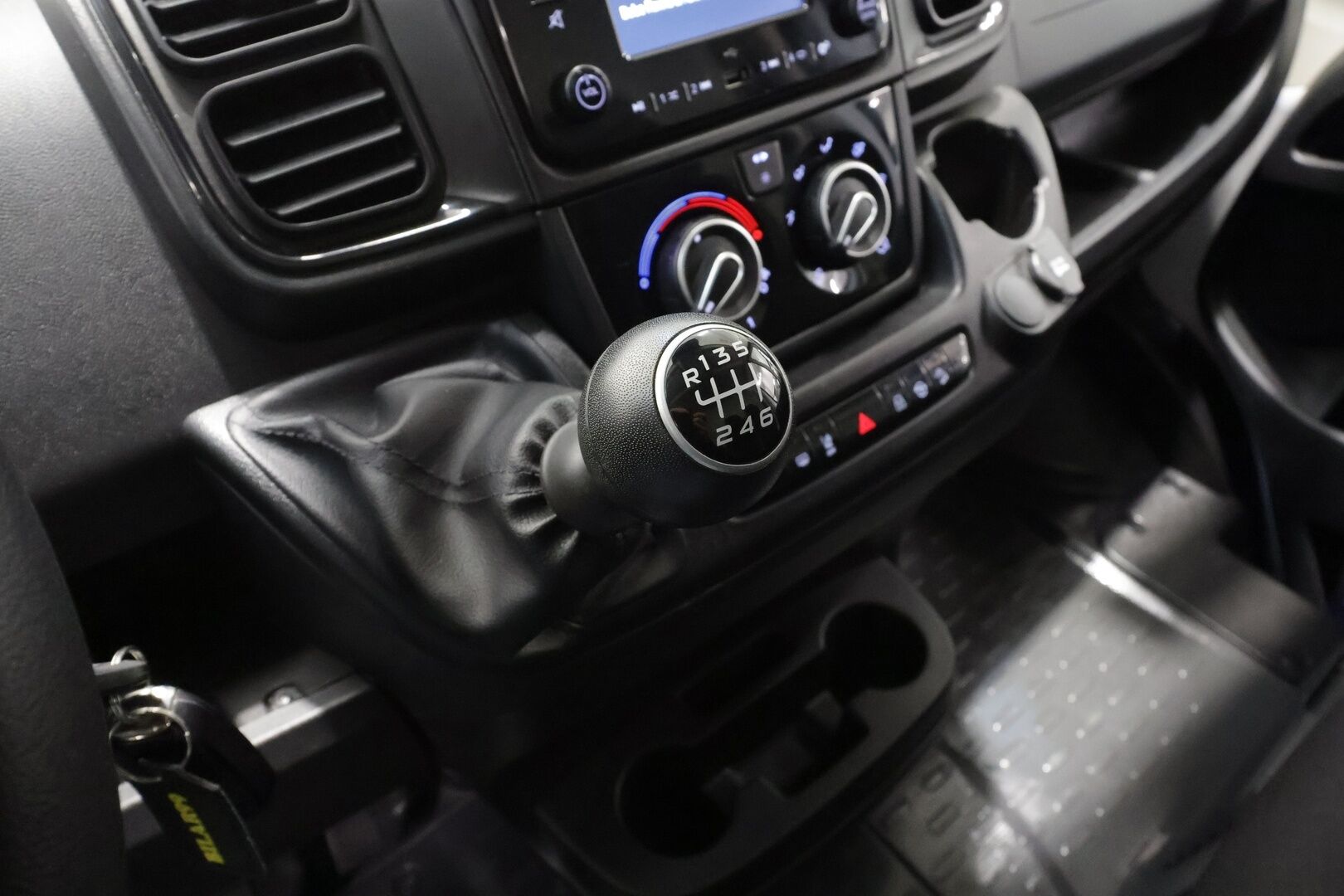 FIAT DUCATO 2024 L4H2 180hv - ALV | Facelift | Vakkari | LED | P.Kamera | Kaistavahti | Bluetooth