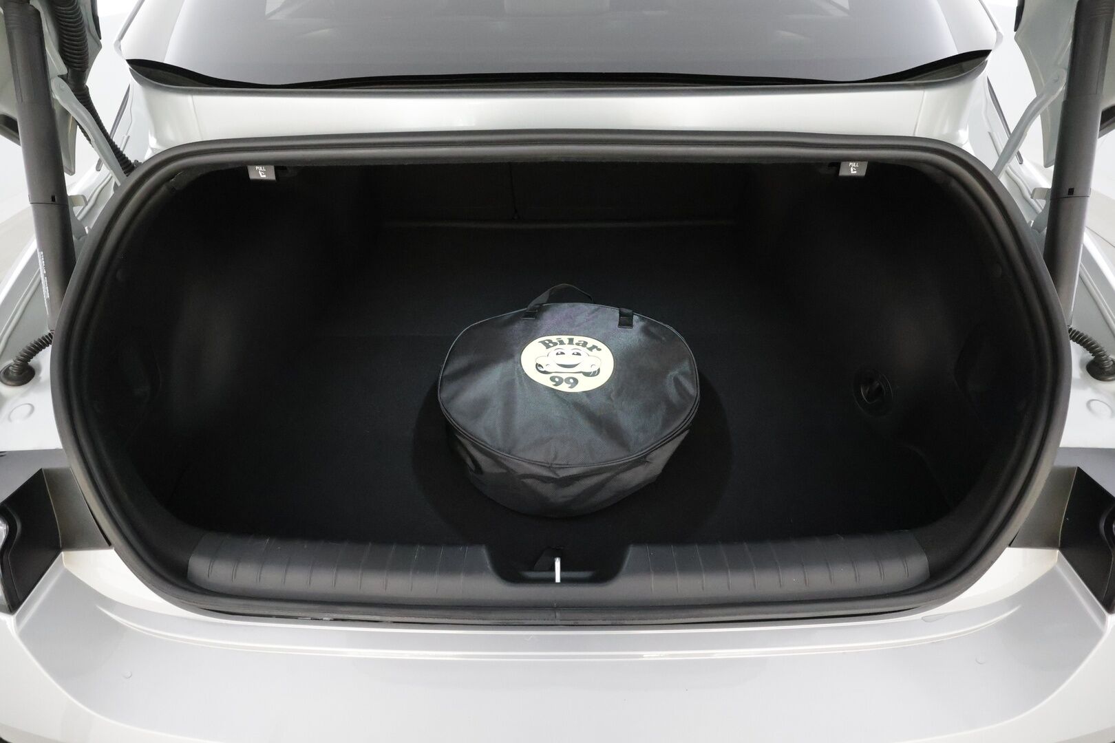 Hyundai IONIQ 6 2024 77 kWh 229 hv Ultimate - ACC | ILP | HUD | 360° | Ilm. relax nahat | Muistipenkki | BOSE | Matrix | HDA | BSM | V2L | Keyless | Ambient | Lämm. ratti | Merkkihuollettu | ALV |