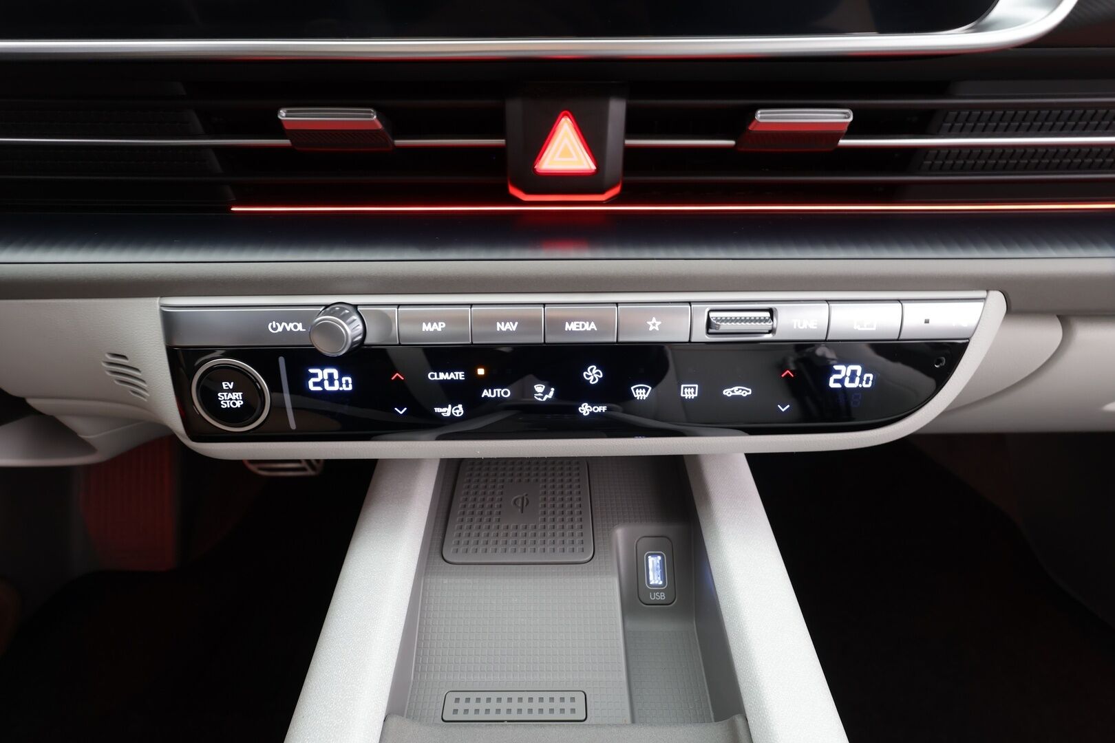 Hyundai IONIQ 6 2024 77 kWh 229 hv Ultimate - ACC | ILP | HUD | 360° | Ilm. relax nahat | Muistipenkki | BOSE | Matrix | HDA | BSM | V2L | Keyless | Ambient | Lämm. ratti | Merkkihuollettu | ALV |