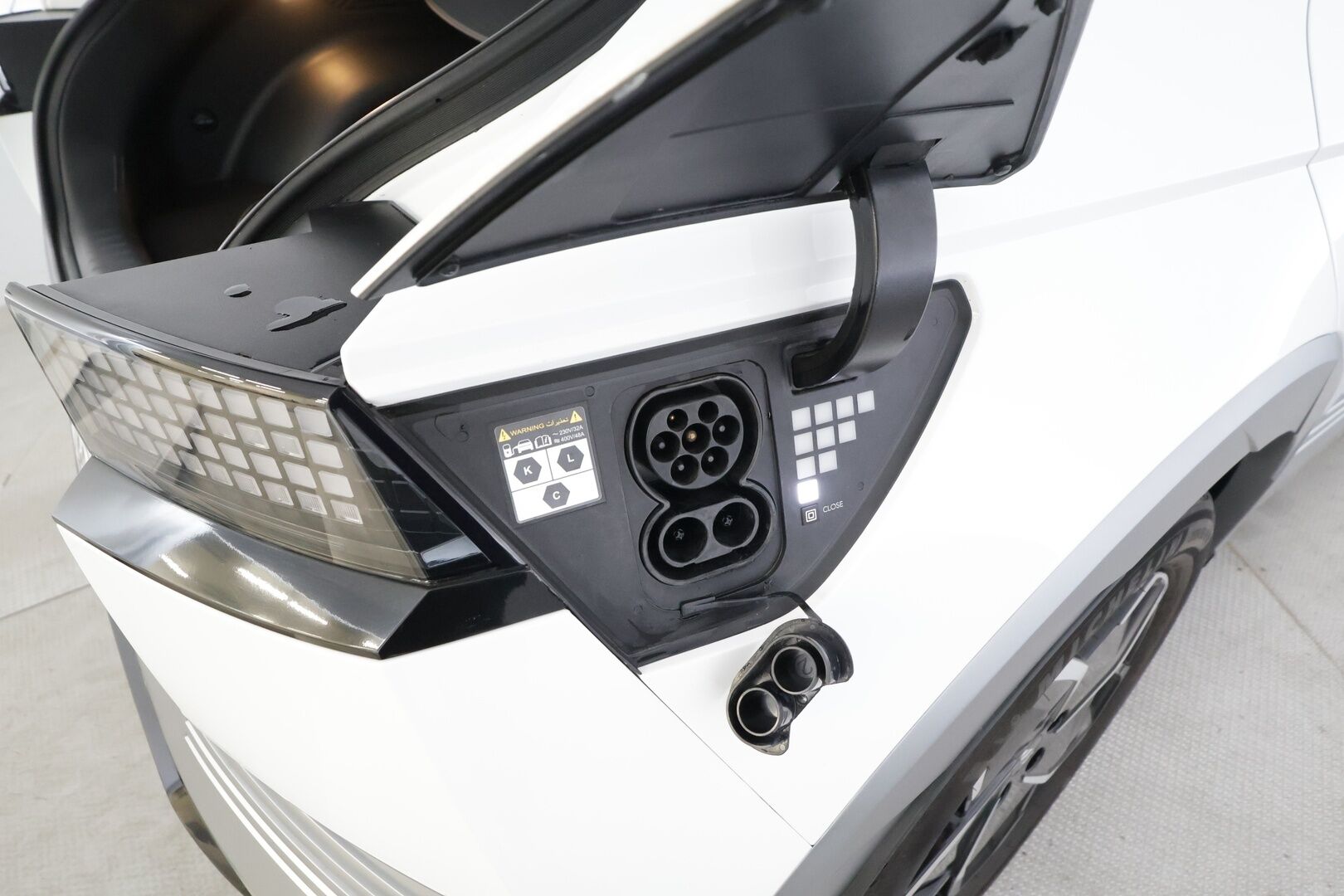 Hyundai IONIQ 5 2022 73 kWh 305 hv AWD Premium - | ILP | Bose | ACC | 360 | Ilmastoidut-penkit | HUD | LED | Navi | Kaistavahti | Katveavustin | Keyless | Merkkihuollot | 